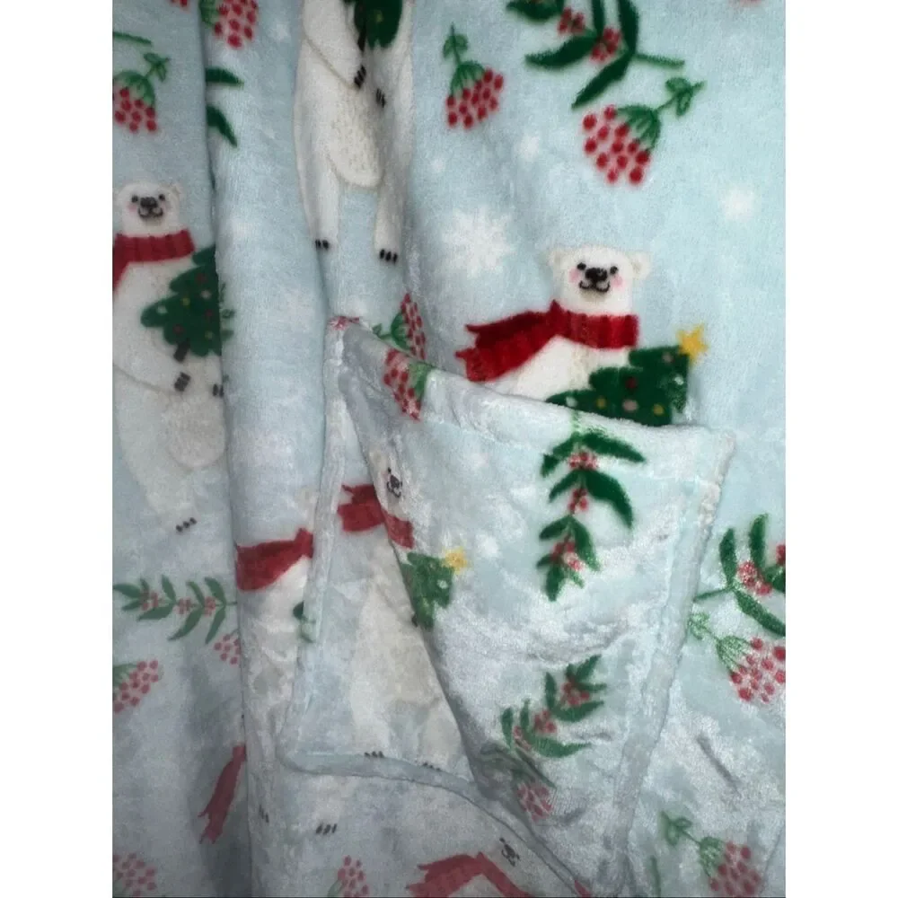THROWZY by Marlo Lorenz Hooded Pullover Christmas polar bear Christmas tree Patt